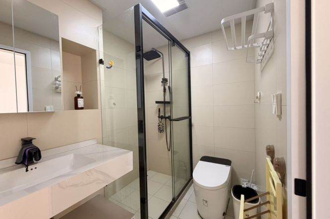 3BR Apartment in Old Xuhui with Floor-to-Ceiling Windows (L9/L12)