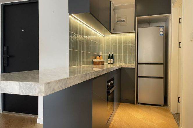 High-Floor 3BR Apartment in Jing'an with Floor-to-Ceiling Windows