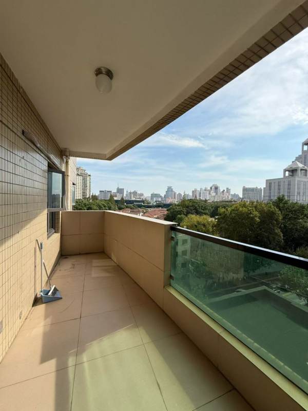 Housing image — Balcony