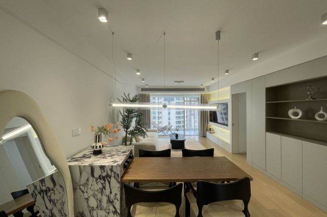 High-Floor 3BR Apartment at Brilliant City with Floor-to-Ceiling Windows (L3/L4)