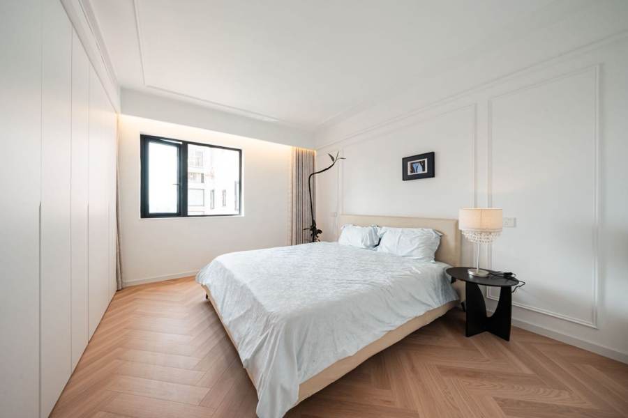 Housing image — Bedroom