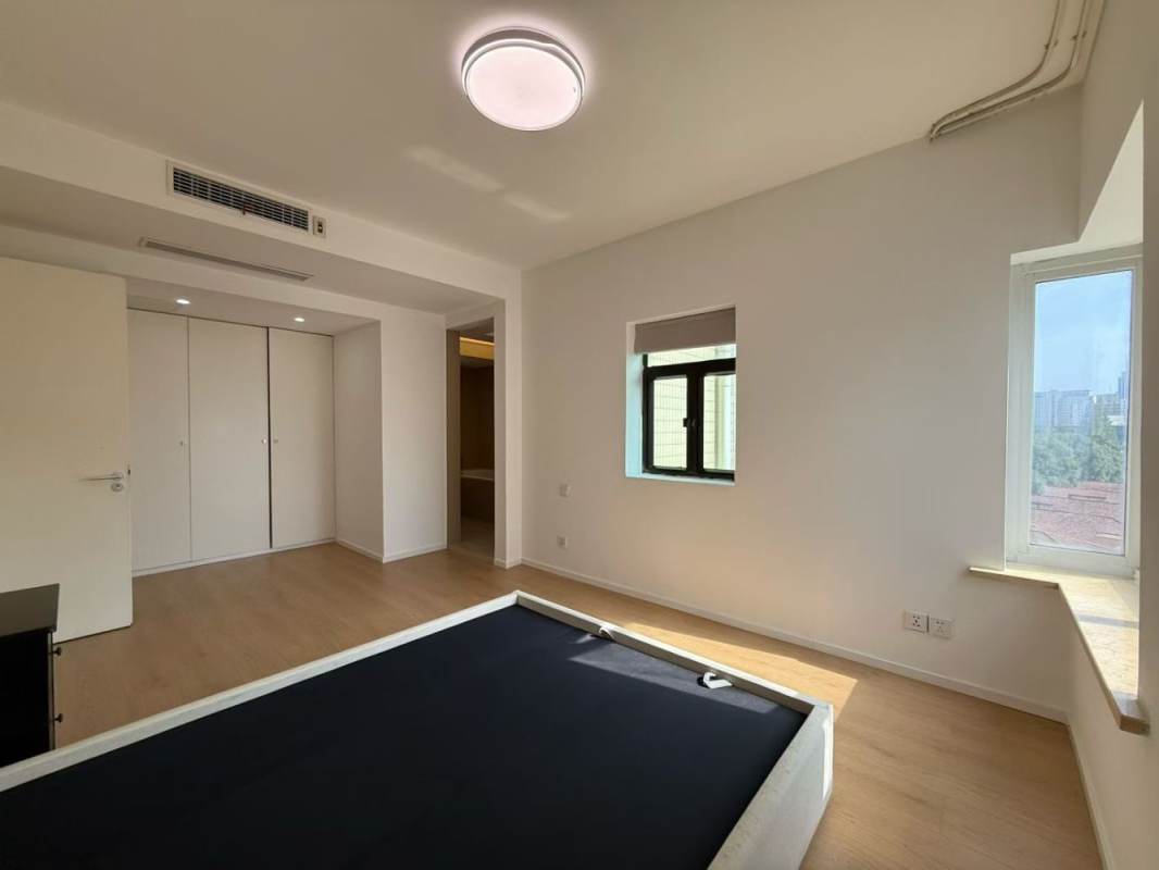 Housing image — Bedroom