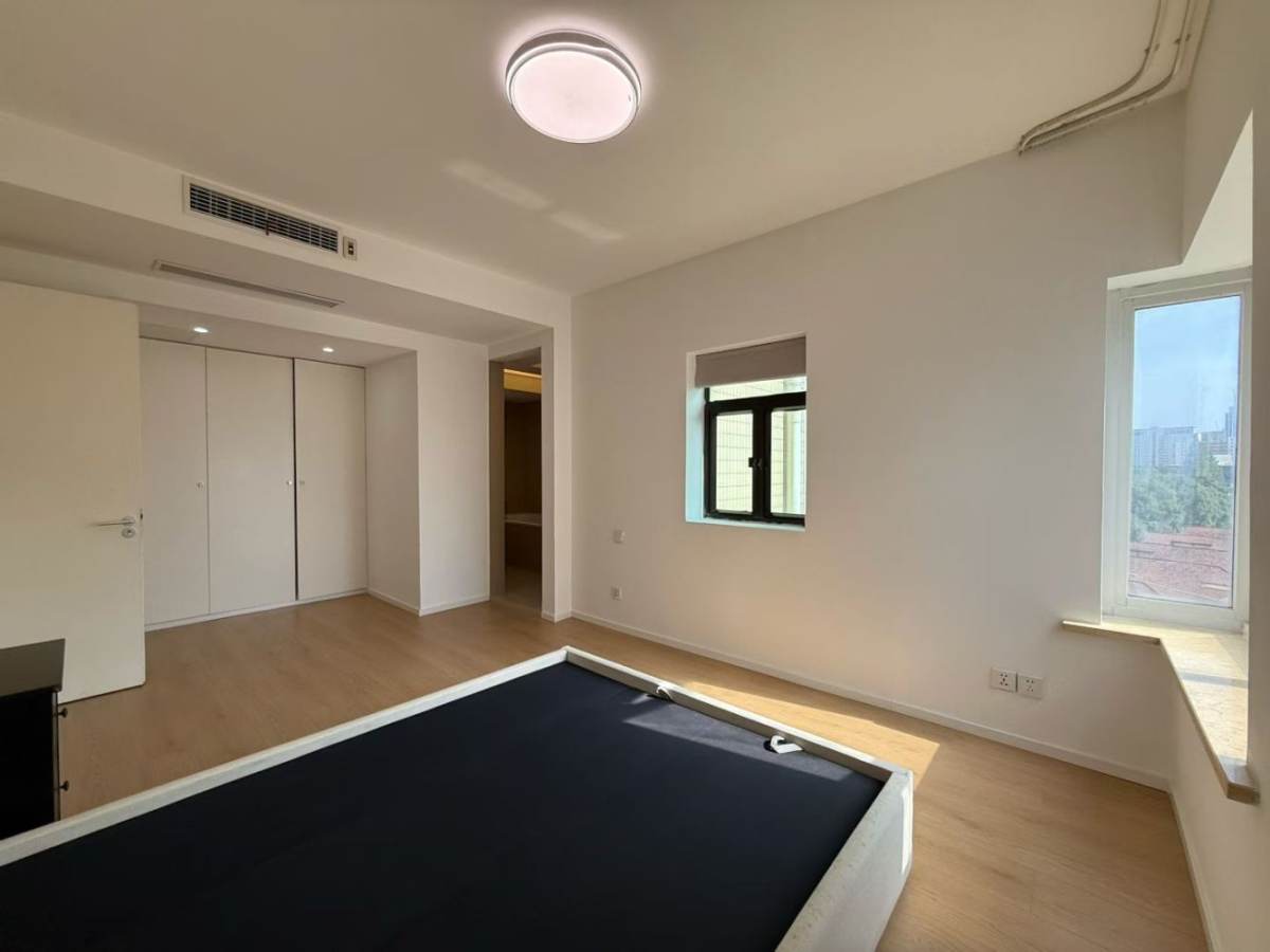 Housing image — Bedroom