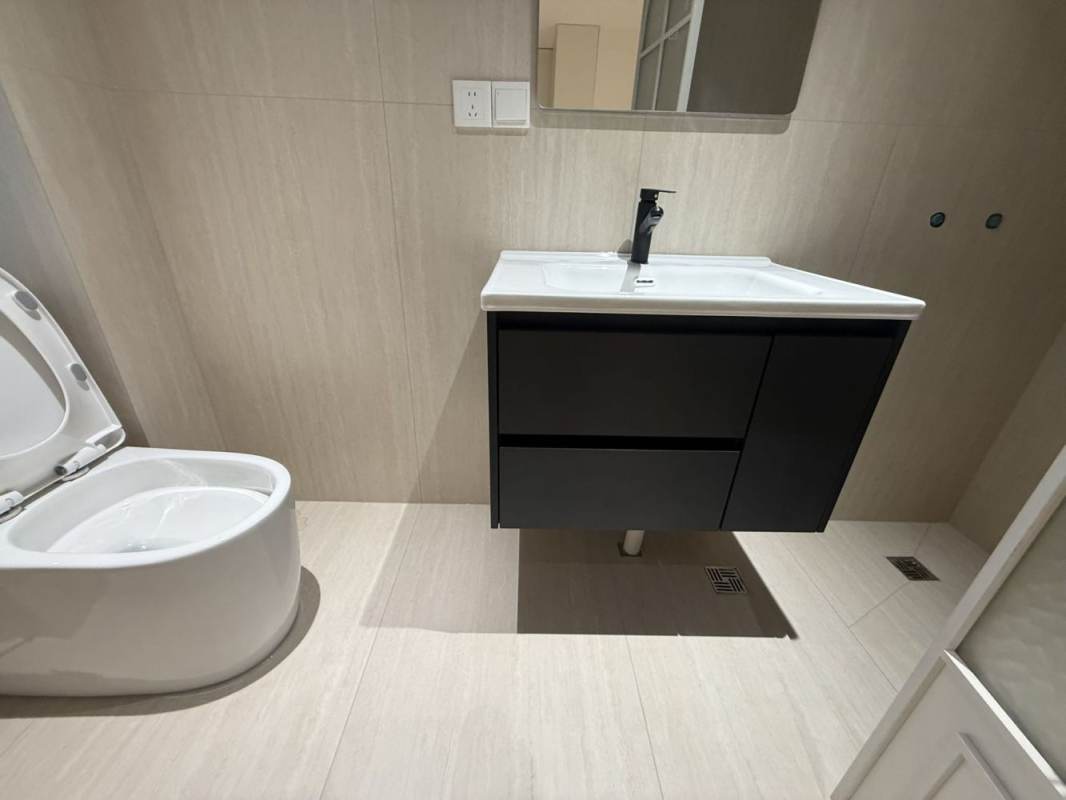 Housing image — Bathroom