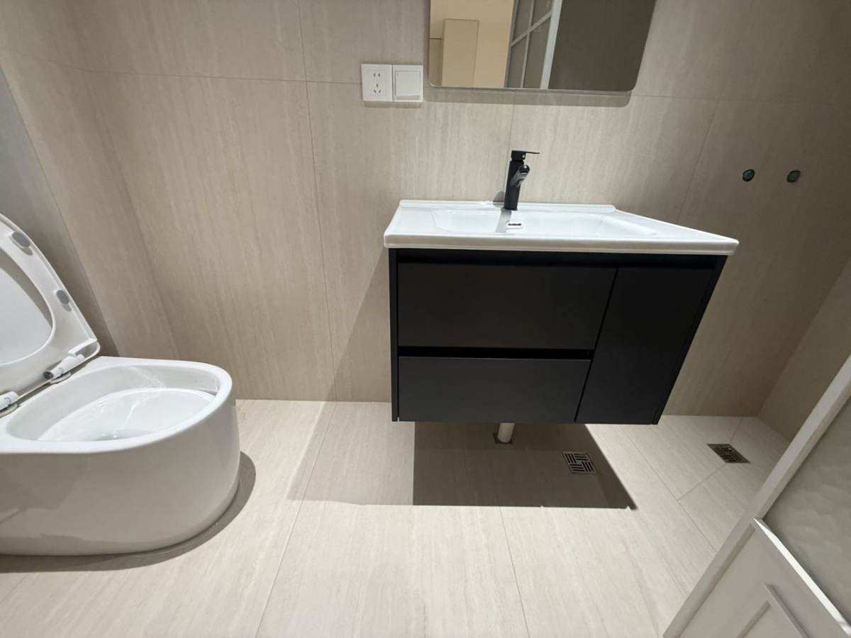Housing image — Bathroom