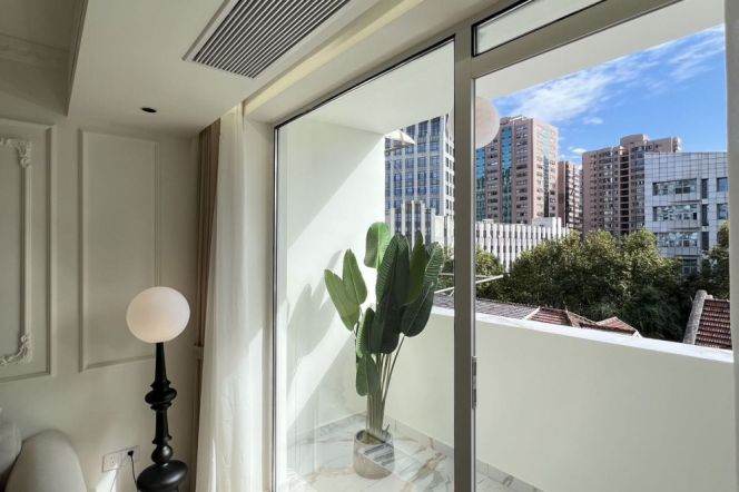 Spacious 1BR Apartment near Jiashan Rd Metro with Floor-to-Ceiling Windows (L9)