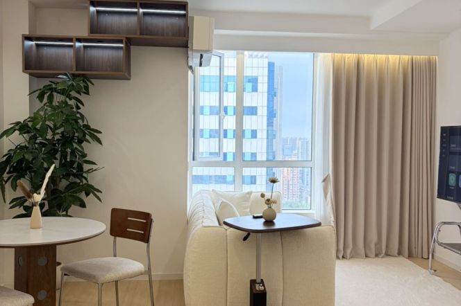 High-Floor 1BR Apartment near Qufu Rd Metro (L1/L8/L12)