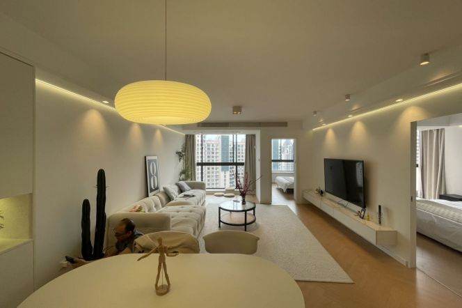 High-Floor 2BR Apartment at Brilliant City with Floor-to-Ceiling Windows (L3/L4)