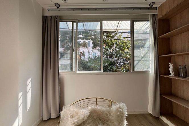 1BR Apartment in Jing'an with Green View (L7)