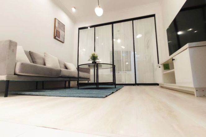1BR Apartment near Zhaojiabang Rd Metro (L7/L9)