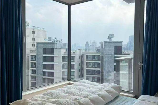 Spacious 2BR Apartment in Gubei with River View (L2/L15)