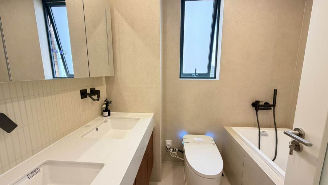 Housing image — Bathroom