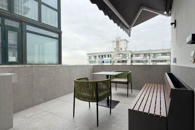 High-Floor 3BR Apartment near Zhongshan Park with Floor-to-Ceiling Windows (L2/L3/L4)
