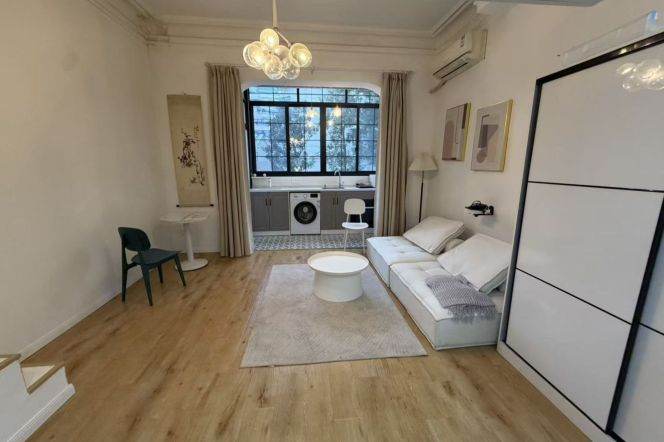 1BR Lane House near Dapuqiao Metro (L9)