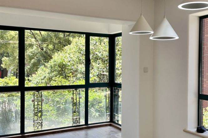 3BR Apartment near Jing'an Temple with Green View