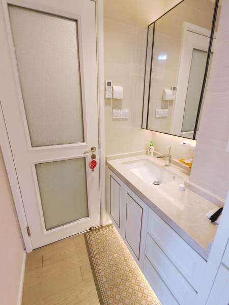 Housing image — Bathroom