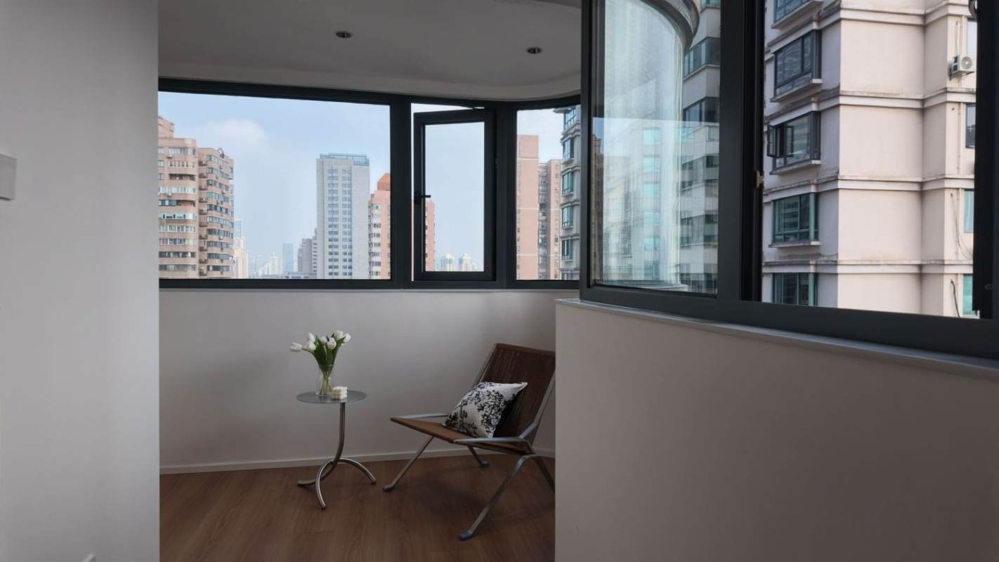 Housing image — Balcony