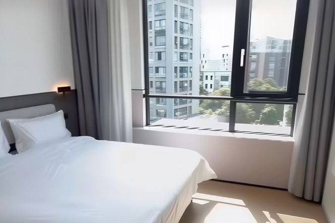 1BR Serviced Apartment near Xiangyin Rd Metro (L8)