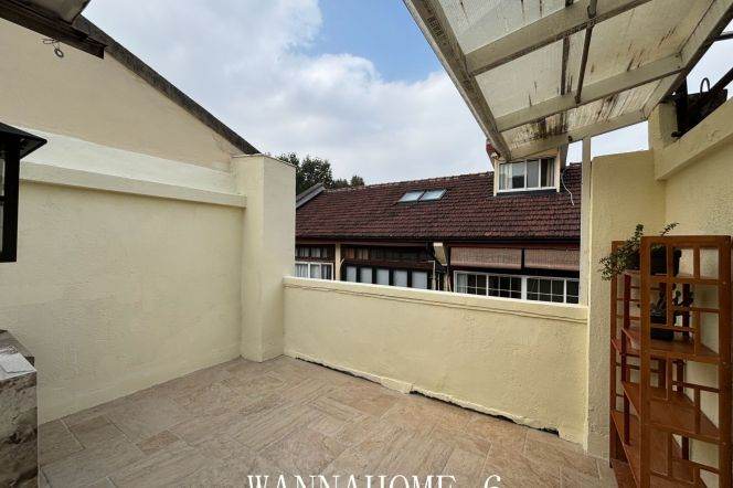 2BR Lane House in Old Xuhui with Terrace