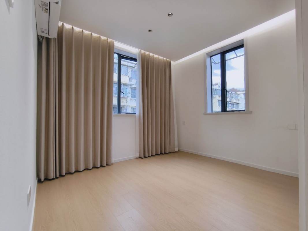 Housing image — Bedroom