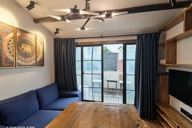 2BR Lane House in Old Xuhui with Green View