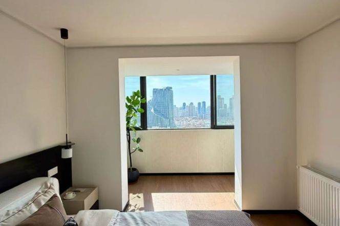 High-Floor Spacious 3BR Apartment near Jiaotong University Metro