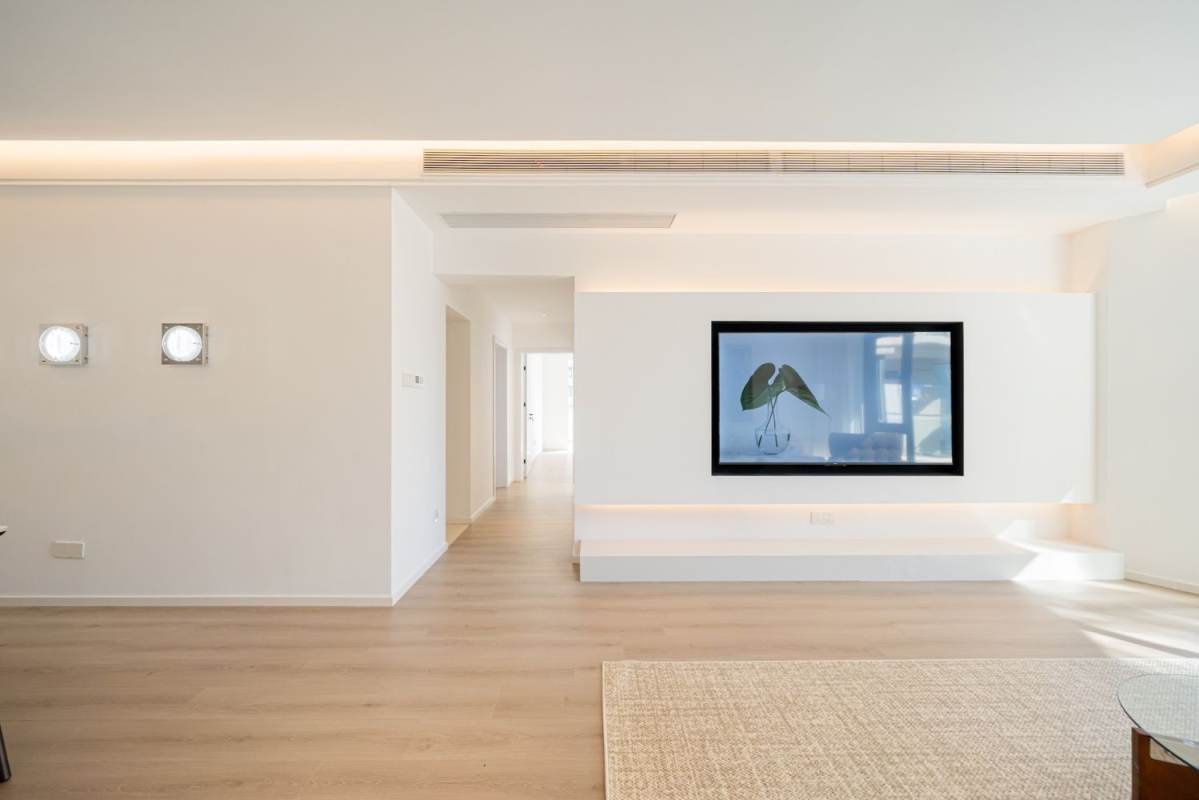 Housing image — Living Room