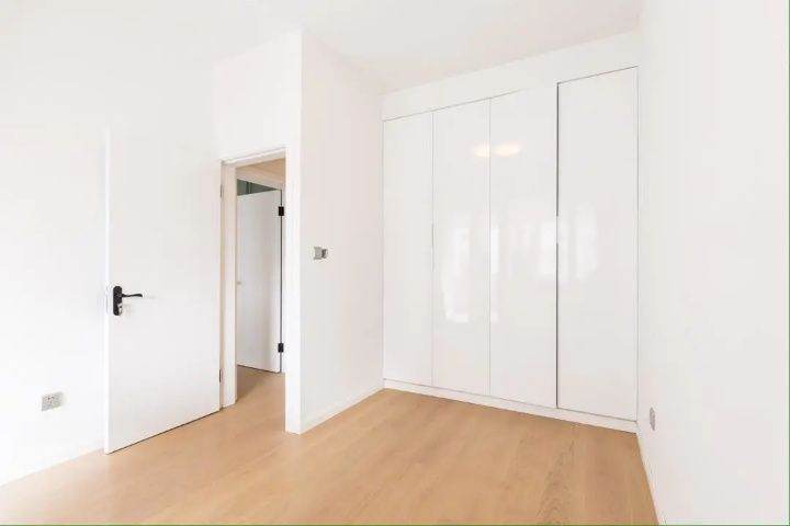 Housing image — Bedroom