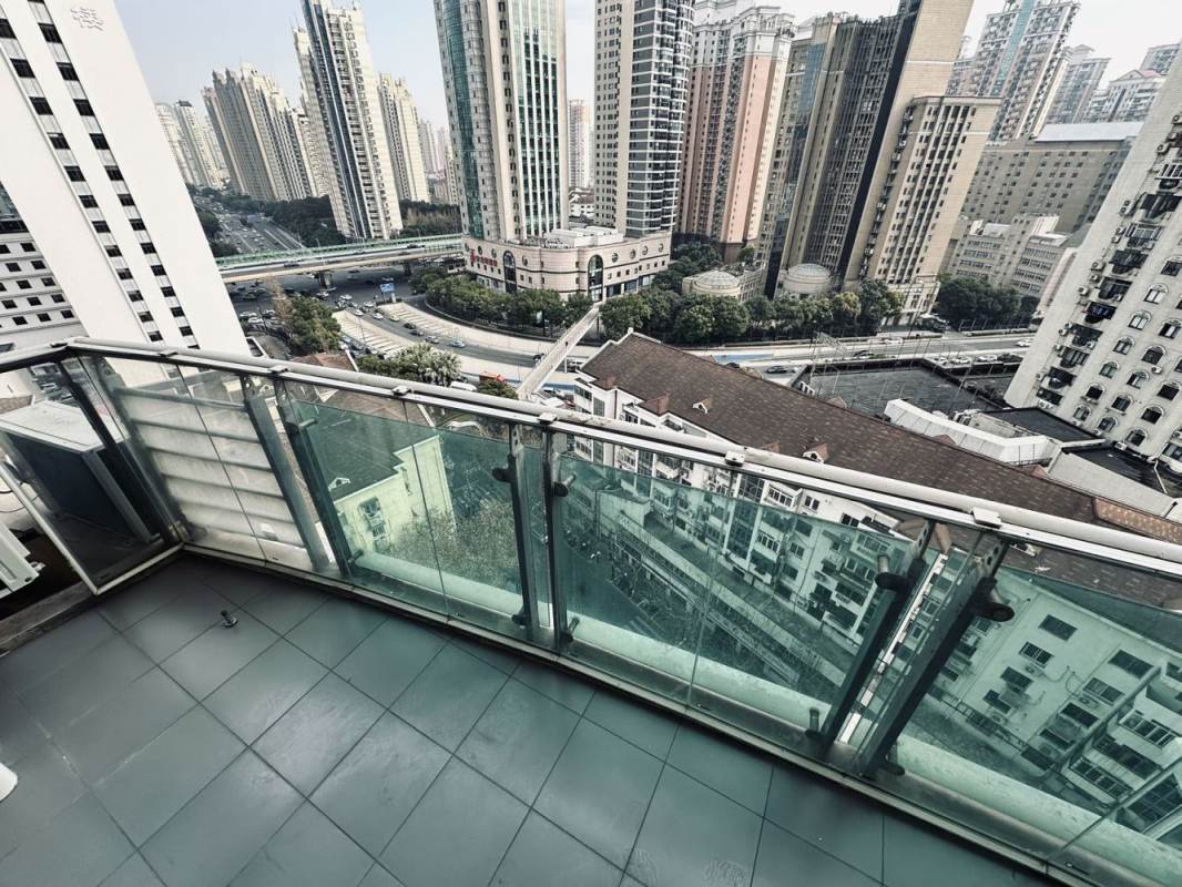 Housing image — Balcony