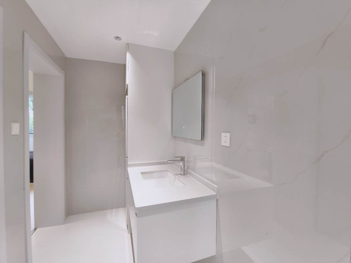 Housing image — Bathroom