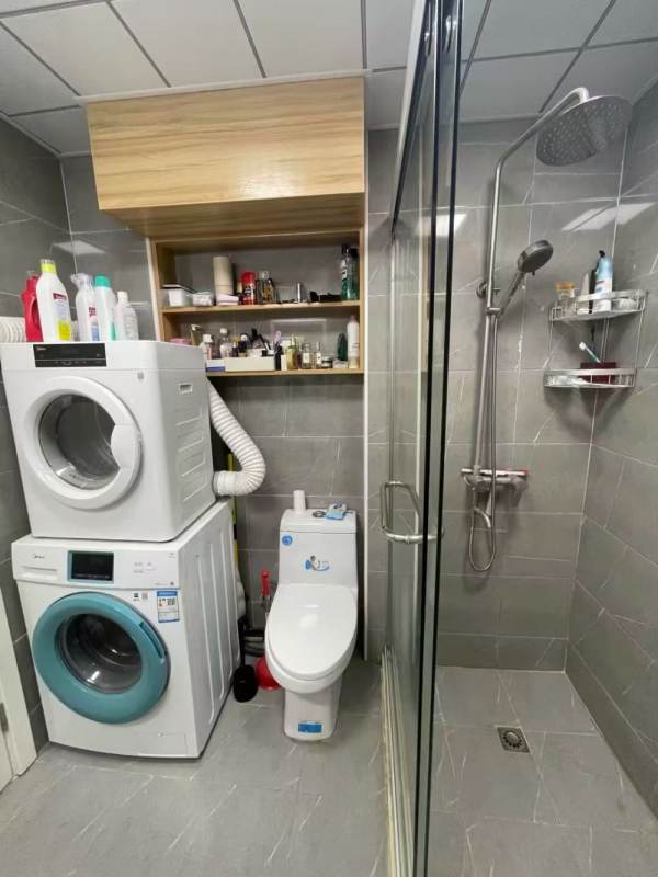Housing image — Bathroom
