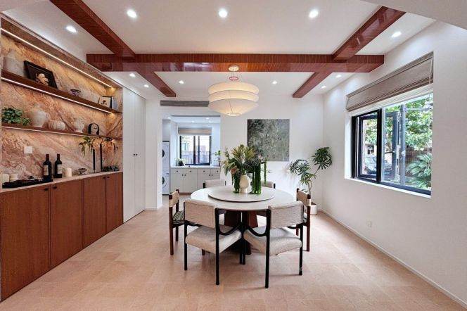 Spacious 4BR Apartment in Gubei with Terrace