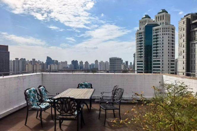 Spacious 2BR Apartment near Shanghai Jiao Tong University with Terrace (L10/L11)