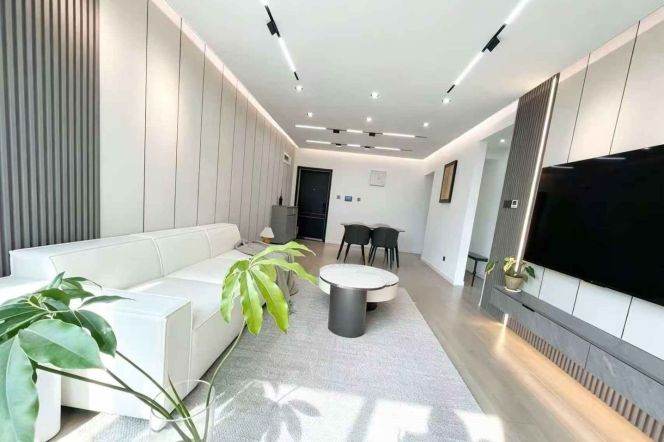 High-Floor 2BR Apartment at Brilliant City (L3/L4)