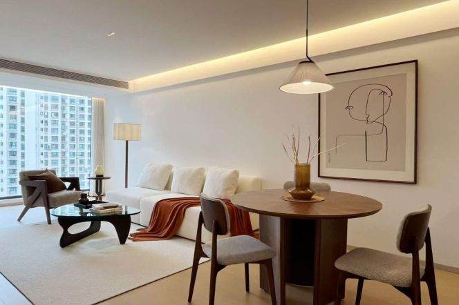 High-Floor 2BR Apartment at Brilliant City with Floor-to-Ceiling Windows (L3/L4)