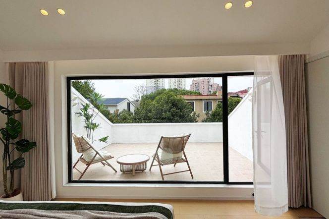 Spacious 4BR Apartment in Gubei with Terrace