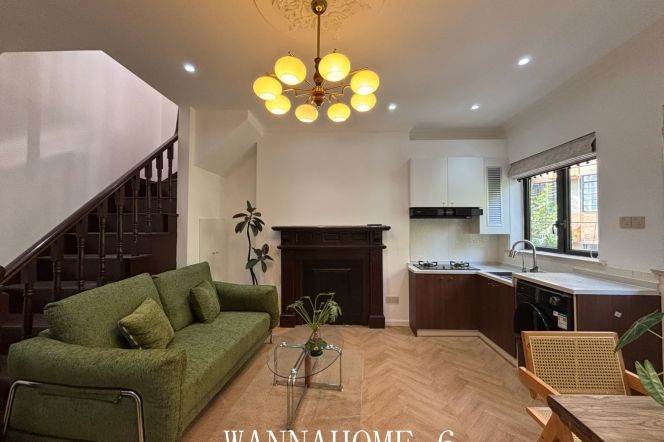 Spacious 1BR Lane House near South Shaanxi Rd Metro (L1/L10/L12)