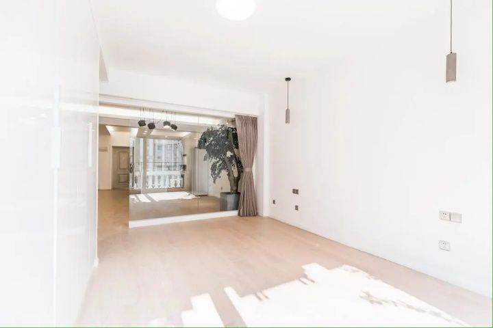 Housing image — Bedroom