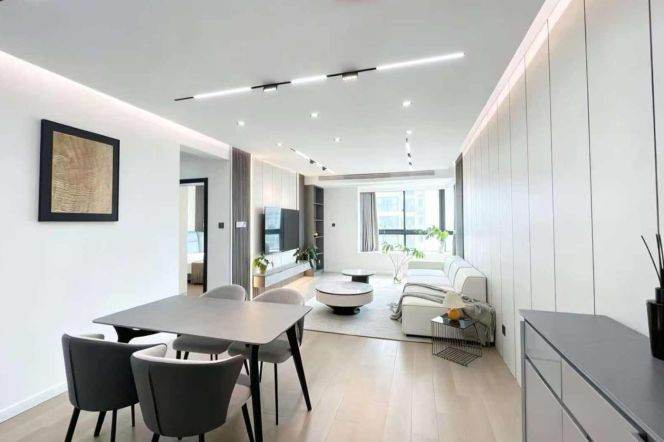 High-Floor 2BR Apartment at Brilliant City (L3/L4)