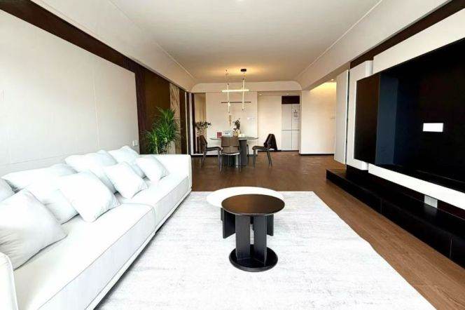 High-Floor Spacious 3BR Apartment near Jiaotong University Metro