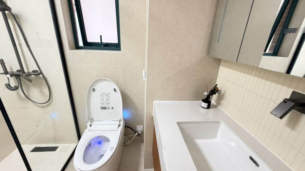 Housing image — Bathroom