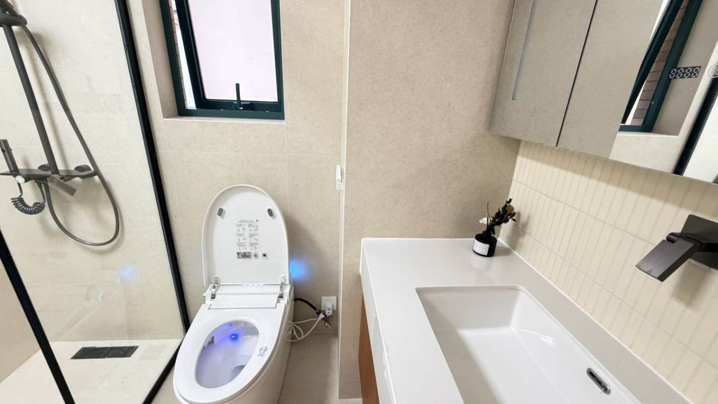 Housing image — Bathroom