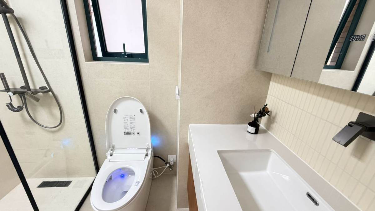 Housing image — Bathroom
