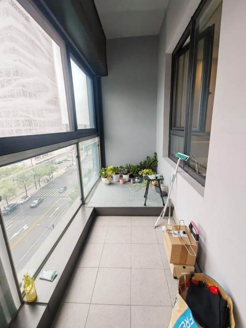 Housing image — Balcony