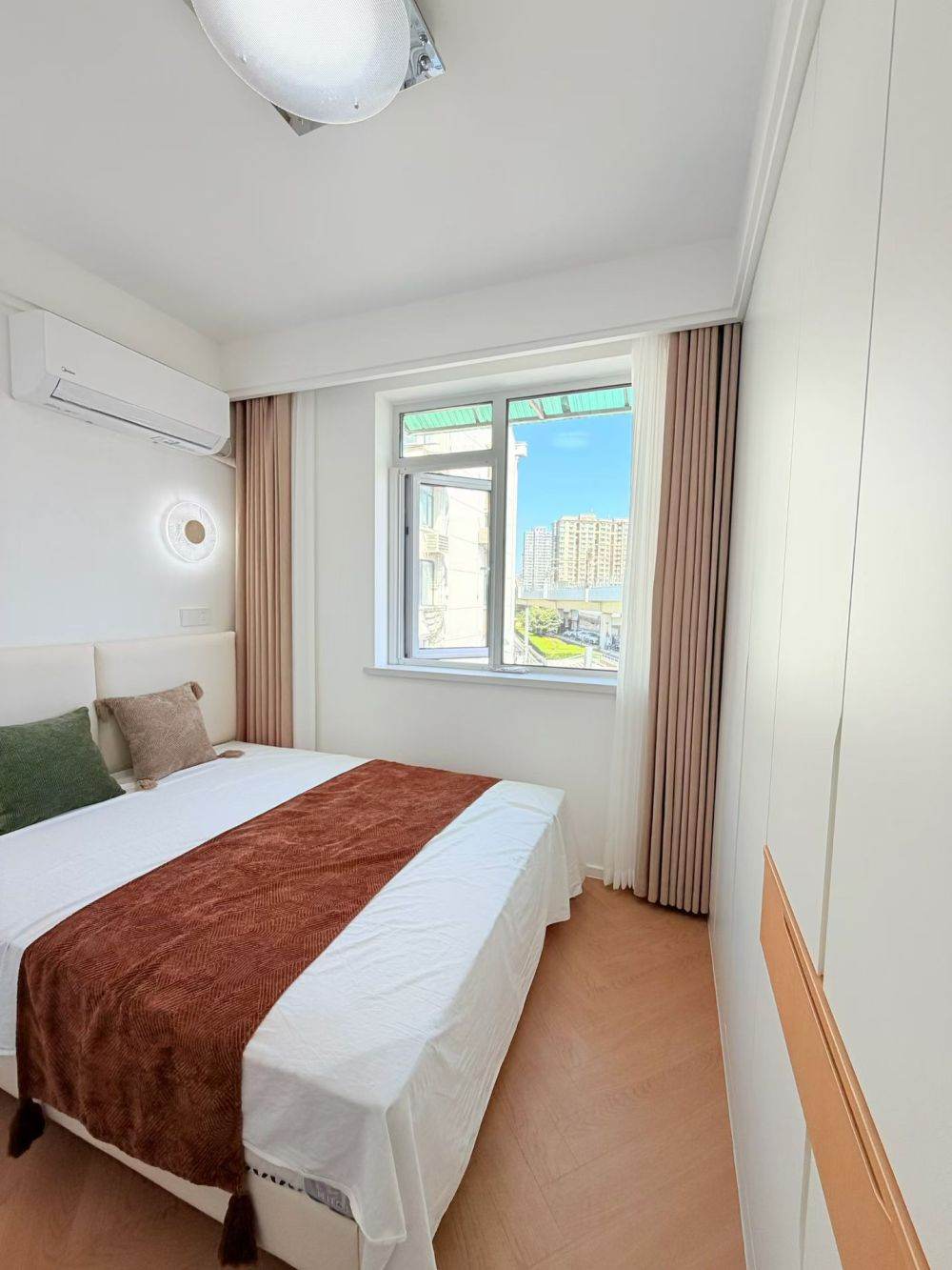 Housing image — Bedroom