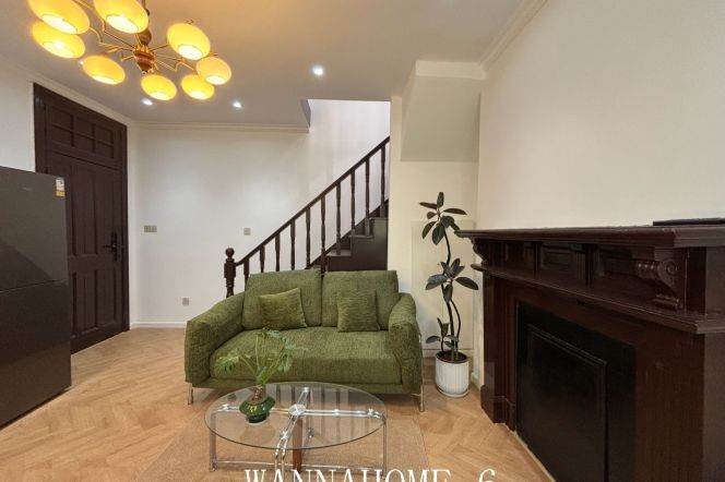 Spacious 1BR Lane House near South Shaanxi Rd Metro (L1/L10/L12)