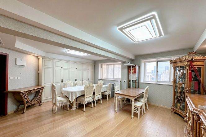 Spacious 3BR Apartment in Jing'an (L2/L7/L14)