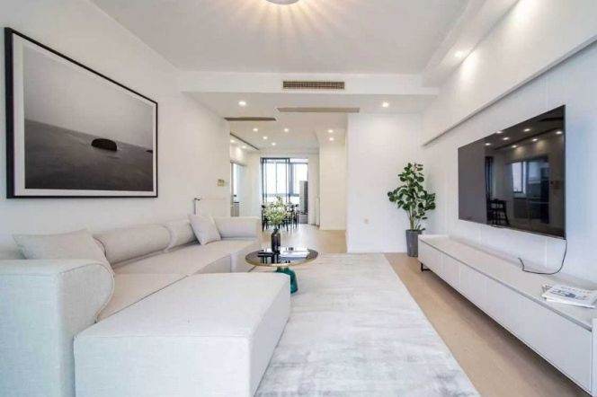 High-Floor 3BR Apartment near Century Park