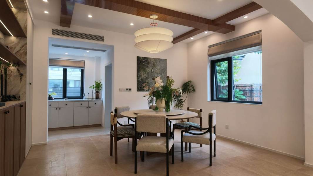 Housing image — Dining Area