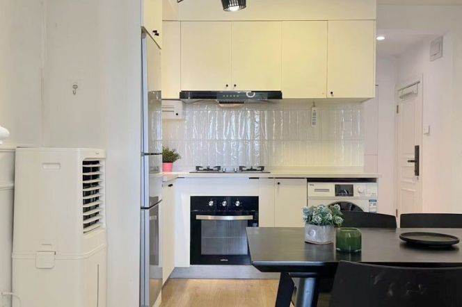 1BR Apartment near Jiaotong University Metro